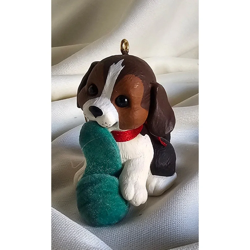 Vintage 1997 Hallmark Keepsake Puppy Love Beagle Dog Christmas Ornament Stocking